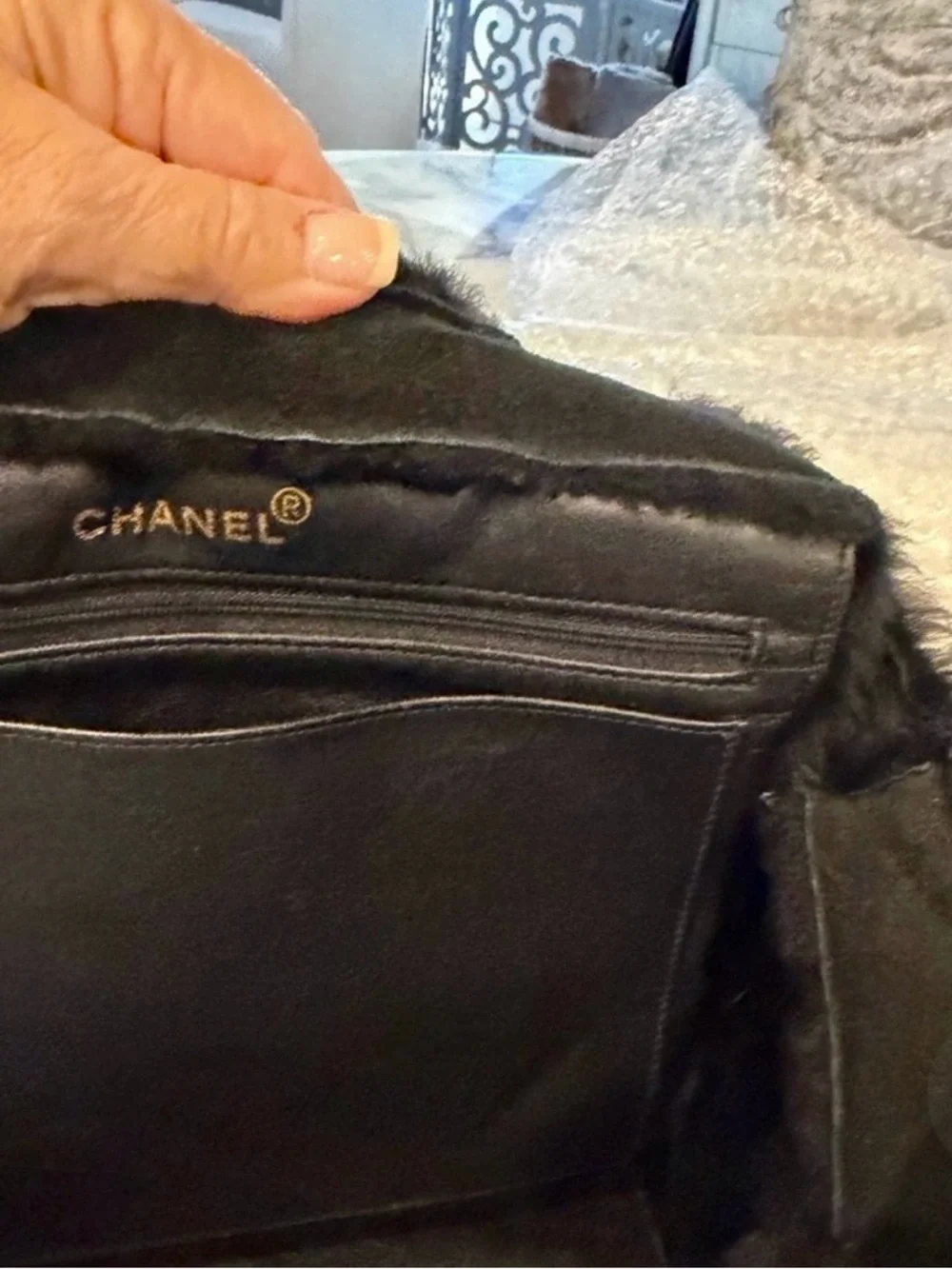 CHANEL 🔥 Rare Black Chanel shearling tote – hard to find in this condition